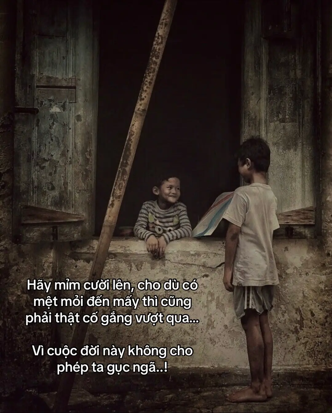 Hãy mỉm cười lên, cho dù có mệt mỏi đến mấy thì cũng  phải thật cố gắng vượt qua… Vì cuộc đời này không cho phép ta gục ngã..! #viraltiktok #doibac 