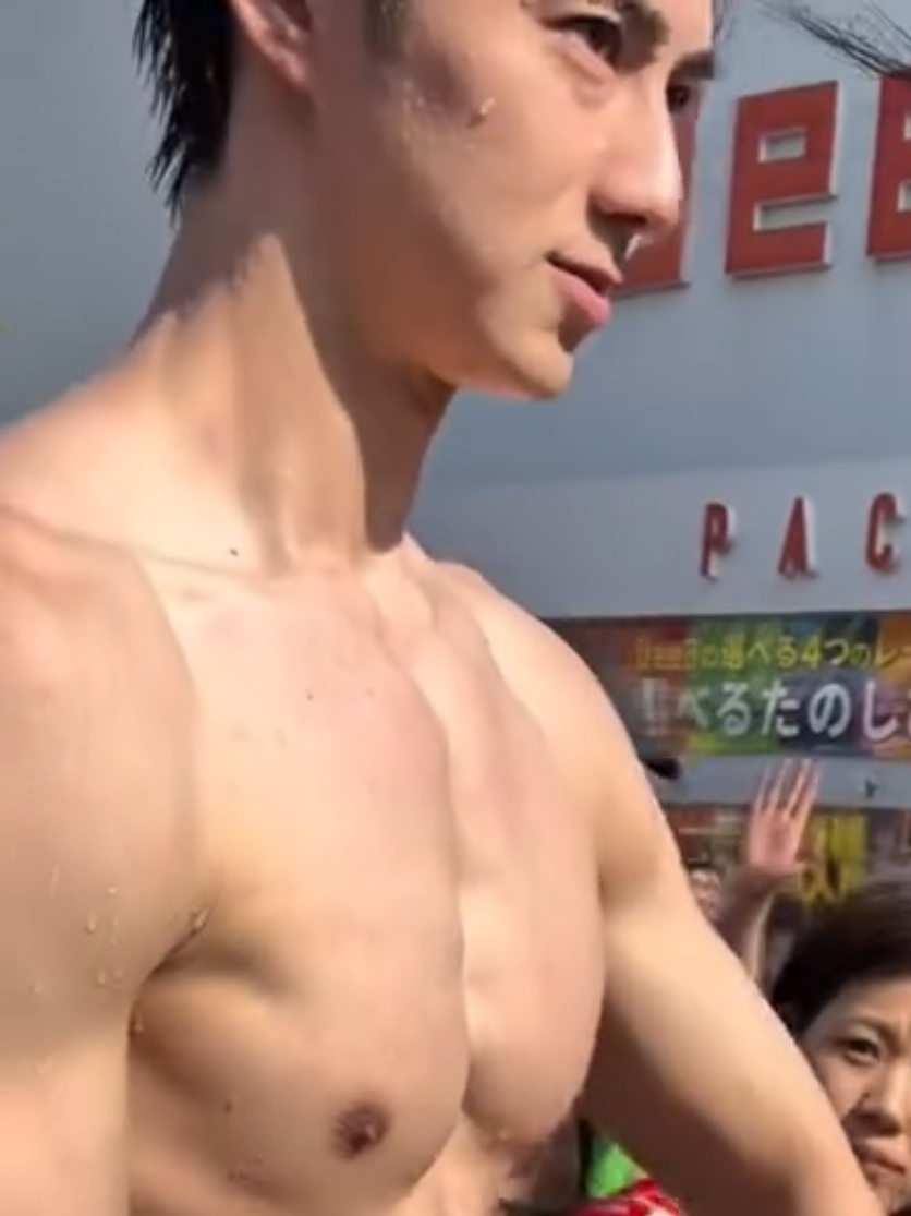 ▶️ 別府八湯温泉祭り cre: 藤澤佑樹 (yukifujisawa2) #ボディーメイク #筋トレ #マッチョ #神輿 #大分県 #別府市 #Fitness #workout #温泉祭り #別府 #j_boys #trainhatban #japanboy #japanese 