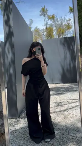 Em về hàng áo đen thêm nha 🖤
