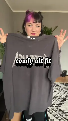 #creatorsearchinsights #alternative #alternativefashion #plussizefashion #alternativegirl #altfashion #outfitinspo #altstyle #outfitoftheday #bandtee #metalhead #fashiontutorial 
