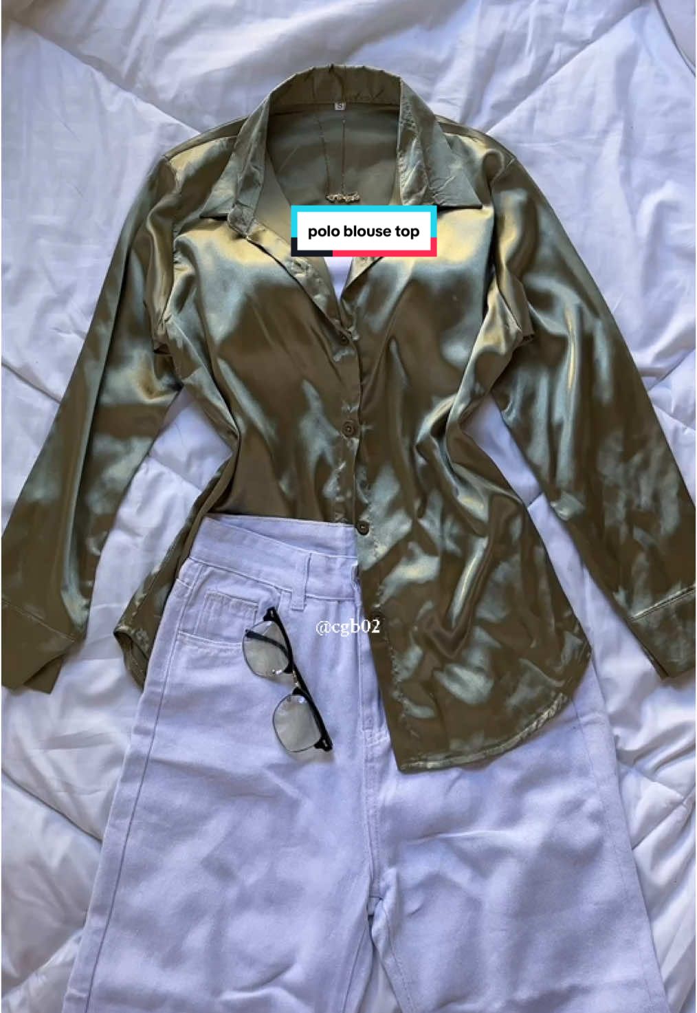 this polo>>>📗 #greenpolo #polo #poloblouse #longsleevespolo #satinpolo #titaoutfit #outfitinspo #outfitideas 