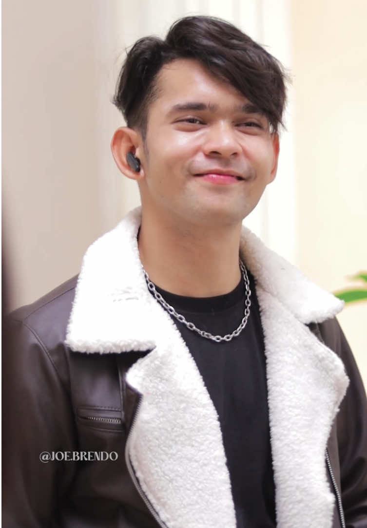 Rendang 1 ekor sapi dicuri??? #SerialTikTok #TikTokTainment #TikTokSeries #TikTokSeriesFuture #drama #joebrendo #suneedaycreative #dramatiktok #viraltiktok #kehidupan #masak #konten #viral #seleb #artis #rendang #parodi #cosplay #makan 