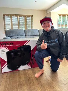 What better way to celebrate your birthday then with a sponsor being so kind to gift you brand new speakers to add to his DJ equipment 🎉🥳🎁🎈🎊  HAPPY BIRTHDAY DJ CHICKEN NUGGET! We are so incredibly proud of you and everything you are doing and acheiving 🎶🎼🎵🎤🎧  Don’t every change !!! #birthday #boy #donteverchange #celebrate #balloons #birthdaycake #livingmybestlife #dj #djs #djs_lovers 