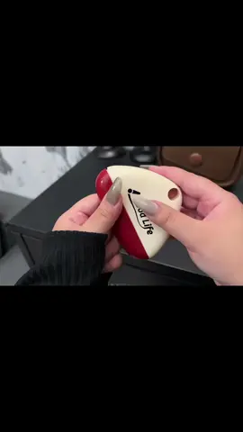 Portable pet hair remover #stickyhair #clean #haircleaning #portable #goodlooks #convenient 