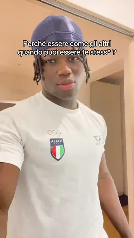 Tutti vogliono essere come qualcun’altro 🤮🤣 #fyp 