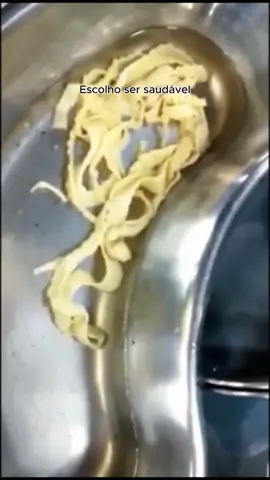 Aposto que você não sabia dessa 👇🏽 A maioria das pessoas não sabe, mas você pode estar carregando um exército de vermes sem nem perceber! 🦠 E o pior, os remédios mais conhecidos como anita e albendazol NÃO resolvem o problema totalmente. 😱 Eles eliminam só 14 tipos de vermes, mas você pode ter mais de 100 tipos no seu corpo! O que fazer então? 🤔 A resposta está na combinação de ervas naturais e no momento certo, alinhado com a fase da lua! 🌙 Quer saber como fazer isso em casa? Vem aprender o melhor tratamento de desparasitação, de forma simples e eficaz! Clica no link do nosso perfil para descobrir como! 👇 #Desparasitação #ErvasMedicinais #Vermes #SaúdeNatural #TratamentoCaseiro #Albendazol #Desintoxicação #RemédioNatural #SaúdeIntegrativa #bemestar 