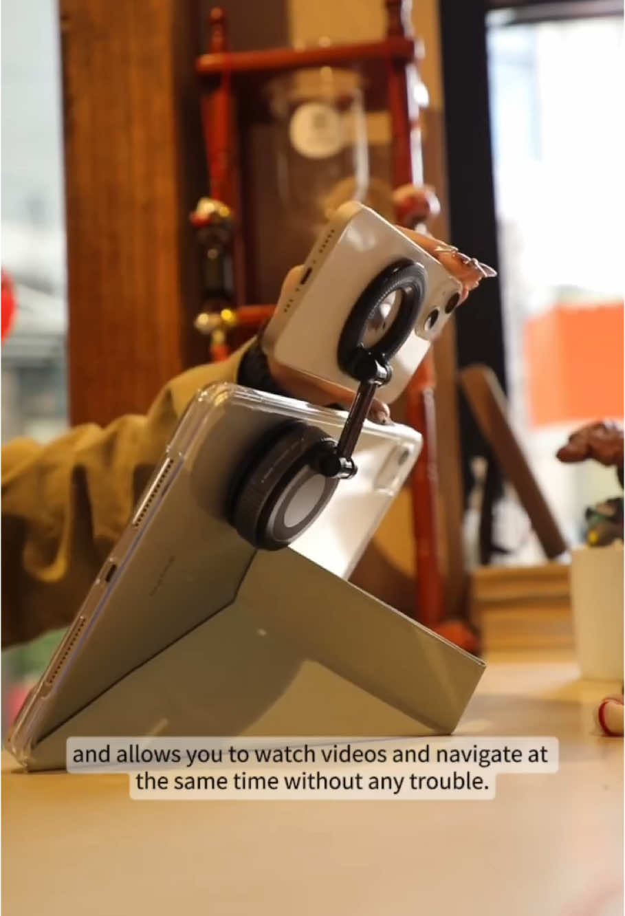 2025 New 360° Rotation Adjustable Suction Cup Phone Mount Vacuum Magnetic Phone Holder Foldable Vacuum Magnetic Phones Stand for All Smartphones & All Car Models