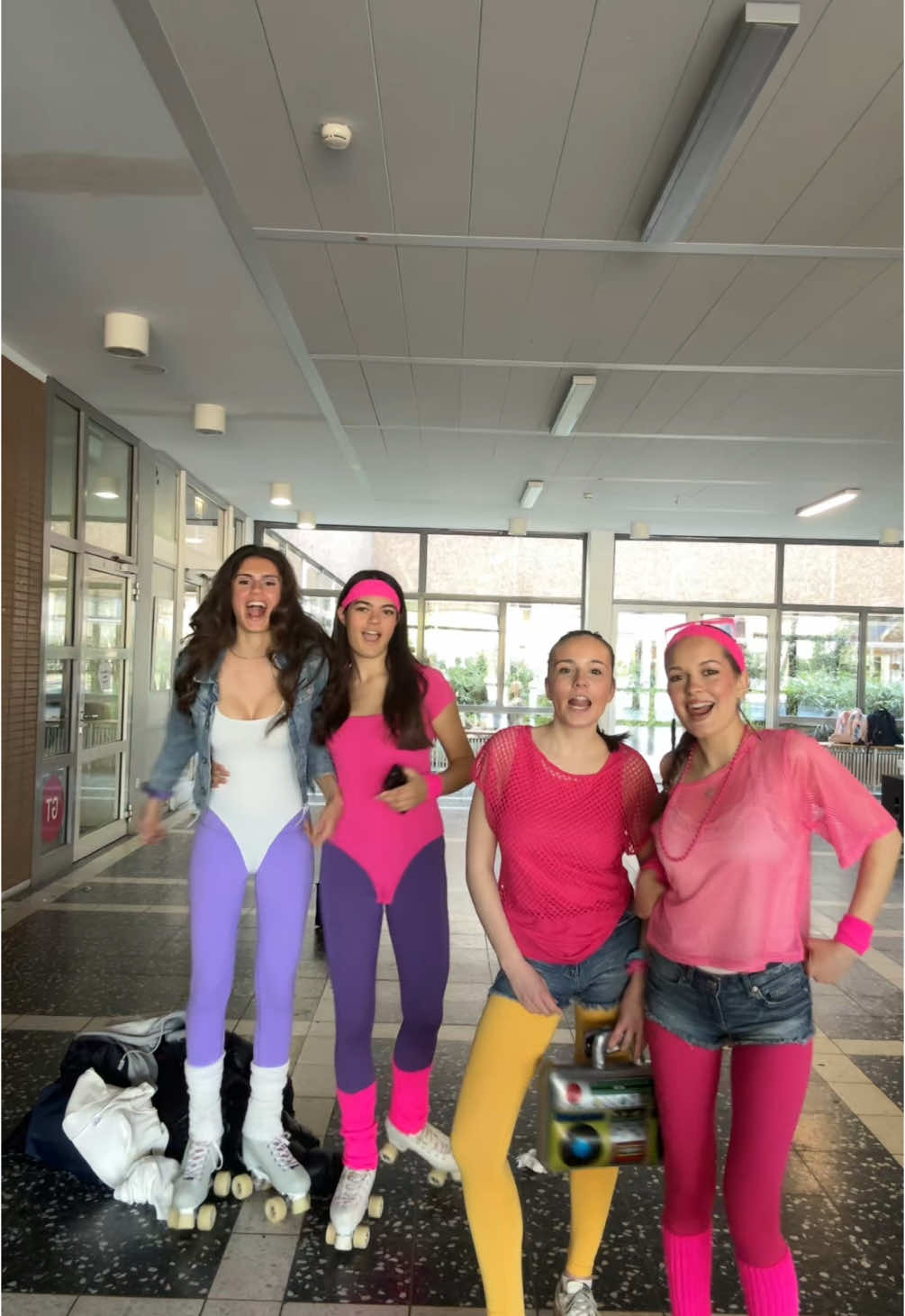 80er🛼👙🦄#mottowoche#costume#80s#rollerskates#fy