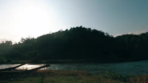 La Ngâu mùa này đẹp lắm. Người khác chọn thư giãn, tận hưởng. Còn nhóm tụi tui chọn cách thả sub từ thượng nguồn về bãi cắm trại. Video được quay bởi @A Thợ Đụng 🍃#suoilangau #langau #athodung