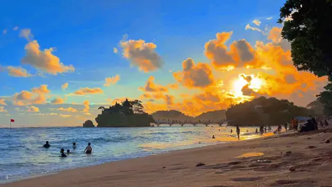 Senjamu Yang Membuatku Tenang#balekambang #balekambangbeachmalang #malang #malanghits #jatim #amazingmalang #malangraya #malangrayainfo #prapatanmesir🔥 #Malang #jelajahmalang 