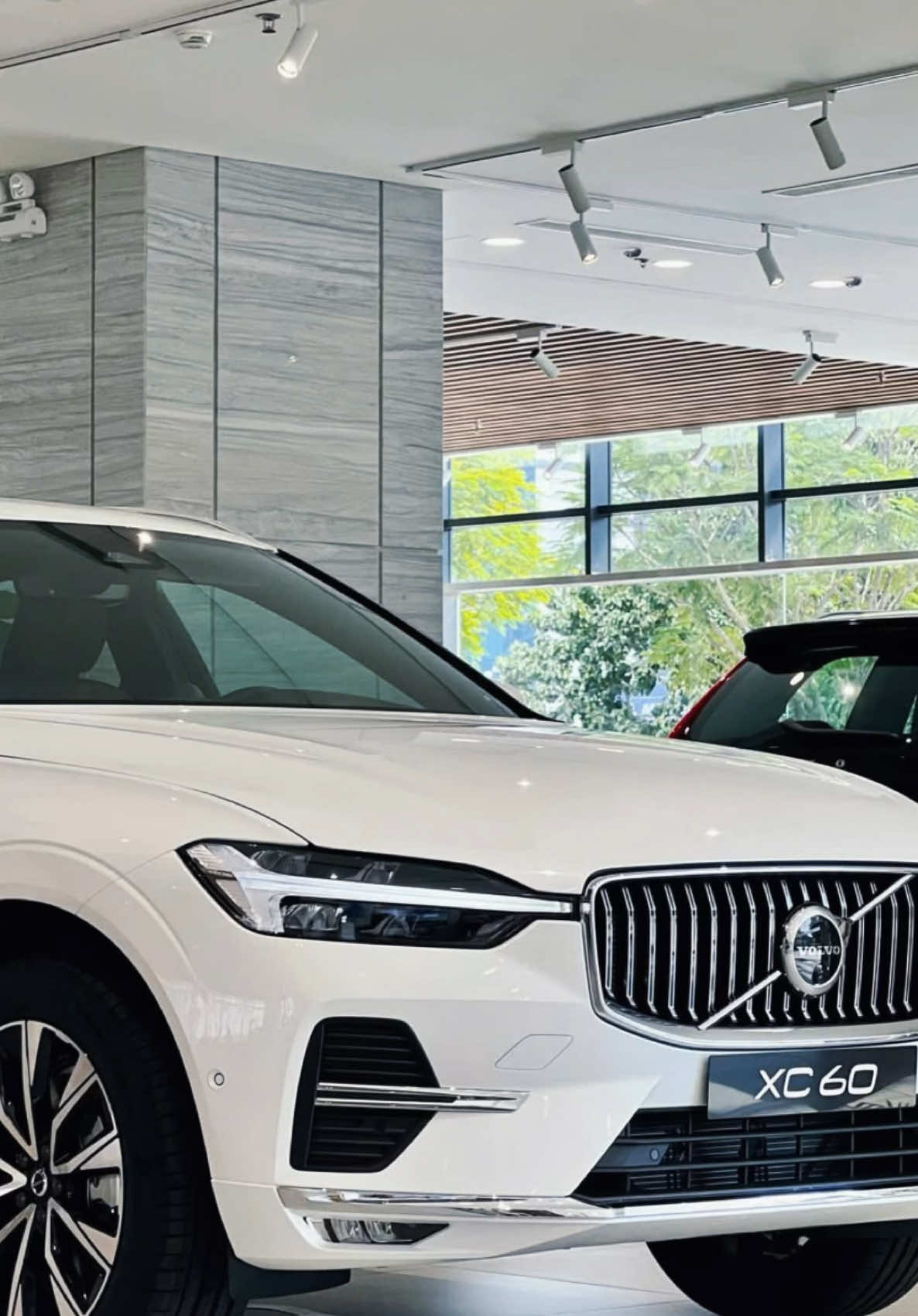 Volvo XC60 Ultra - Sự kết hợp hoàn hảo giữa hiệu suất, tiện nghi và phong cách Bắc Âu! #volvo #volvocardongsaigon #xc60 #viral 