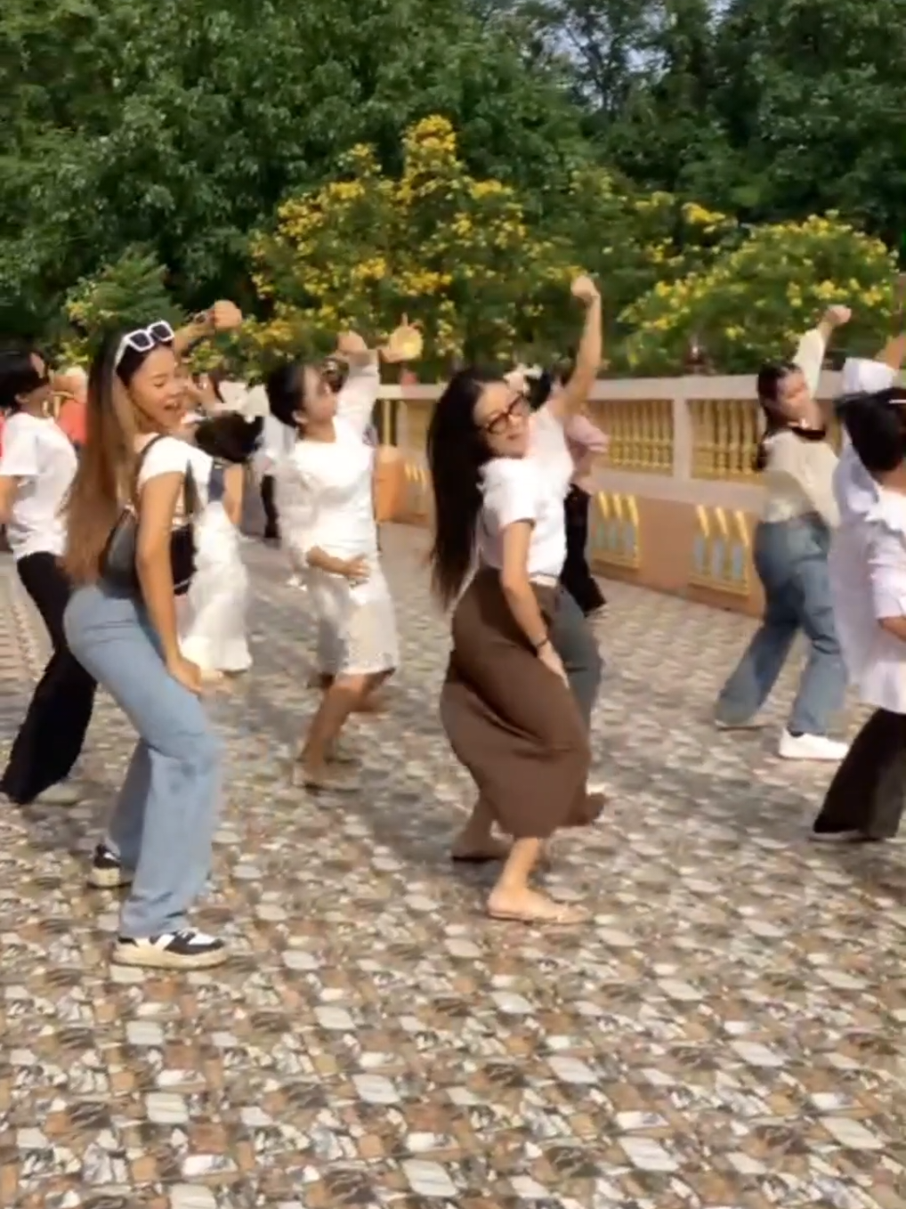 รับนาคส่งนาค ยาวๆค่ะช่วงนี้🫡💨🔥#ขออนุญาตเจ้าของคลิป #เครื่องแห่สุพรรณบุรี #ผู้หญิงทั้งวง #ต้นข้าวมิวสิคสุพรรณบุรี🌾❤️ #เครื่องแห่มันส์ๆ #บวชให้เต้นแล้วนะ #มาแรงในtiktok @ต้นข้าว🌾❤️ 