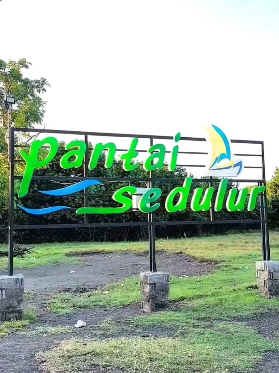 Pesona Pantai Sedulur🍃🌊 .  .  🎥kiriman ig/sscupfizz._ #pesonasitubondo #situbondo #situbondojawatimur #pesonaindonesia #masukberanda #fypシ゚ #fypage #seputarsitubondo #wisatasitubondo 