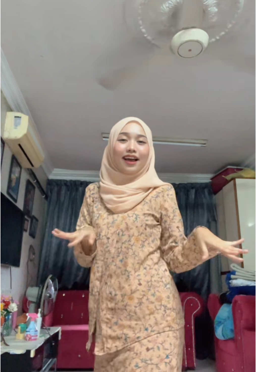 salam salam lebaran 🌙🥰 hehe best lagu iman yg ni  #imantroye #raya 