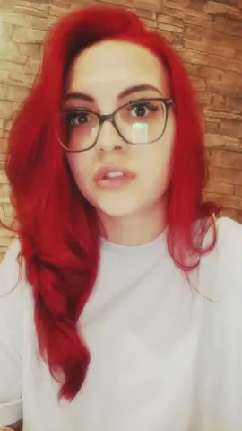 ez piros amugyis