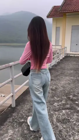 Con áo xinh mê #xuhuong #xuhuongtiktok #thoitrang #thoitrangnu  #phoidoxinh #setboxinh #quanjean #jean 