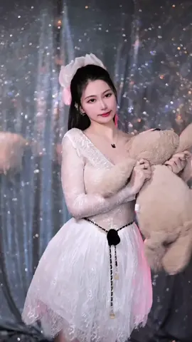 Umoazzz 💋💋 #idol #idoldance #idollive #dance #livenhaytheoquatang 