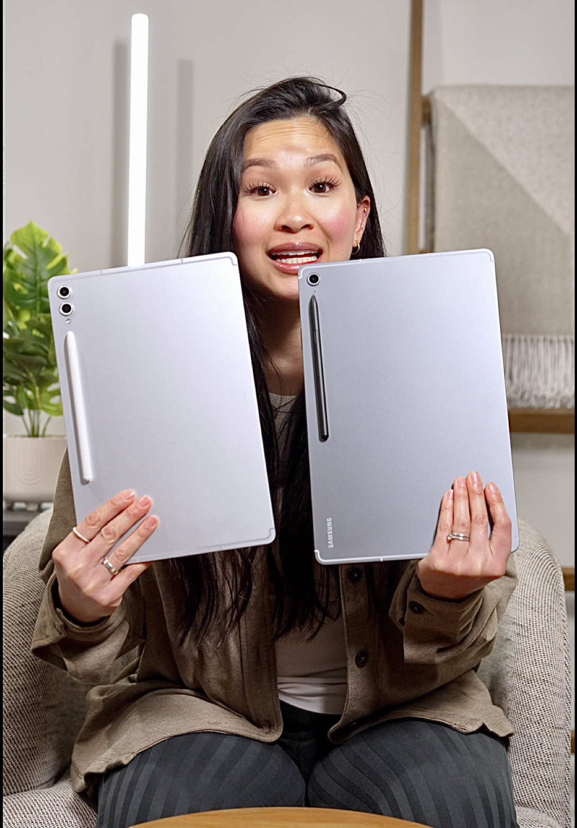 Galaxy Tab S10 FE Plus: Is it enough? ✨ 13.1” LCD Display (90Hz) ⚡ Exynos 1580 Chipset 💾 Up to 12GB RAM | 256GB Storage (expandable) 📸 13MP Rear Camera | 12MP Front Camera 🔋 10,090mAh Battery (45W fast charging) 🖊 S Pen Included 🌊 IP68 Water & Dust Resistance 🌐 Wi-Fi 6E | Optional 5G 💸 Starting at $649.99 #galaxytab #galaxytabfe #android #tablet #samsungtab #newtech #tech 