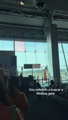 Voy saliendo a buscarla #colombia #lacasadelosfamososcolombia #melissagate #rcn 