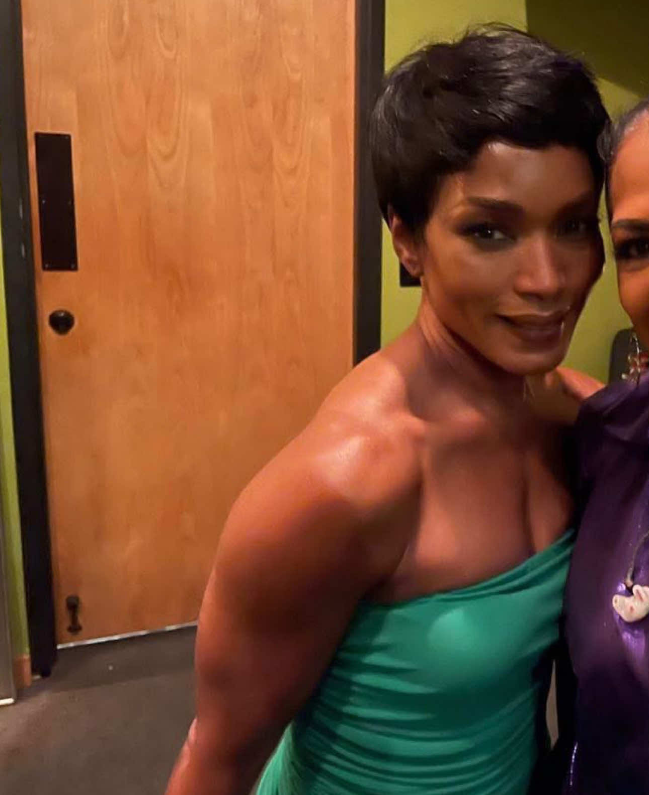 who doesn’t love a clip of angela bassett dancing!! 🩵 my girl!!  #angelabassett #beautiful #angelabassettdidthething #mybestgirl #dancing #fyp 