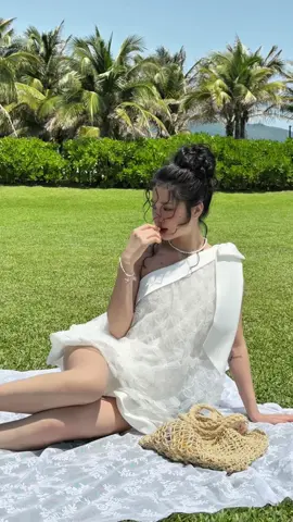 The essence of elegance, dressed in white ☁️ #xuhuong #viral #váyxinh #thờitrang #OOTD 