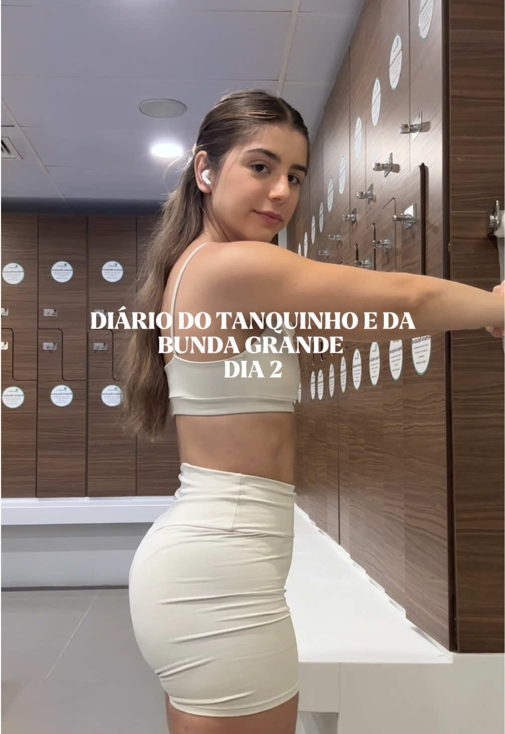 Dia dois do nosso diário do tanquinho e do bundão ✨🫵🏻🤍❤️‍🔥  #gymrat #gym #FitTok #foryoupage #fyp #GymTok #fyp #treino #gluteo 