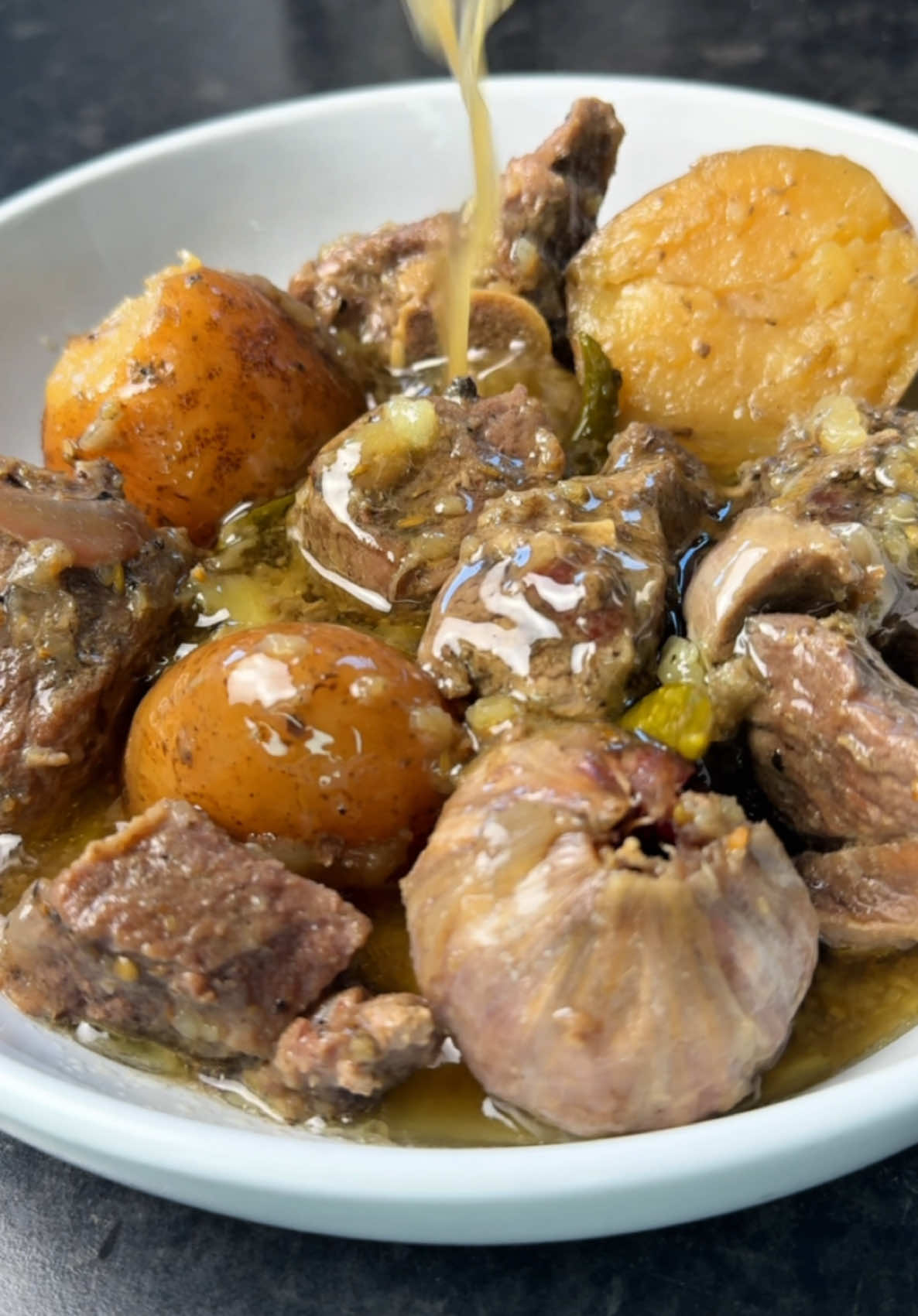 A traditional recipe cld “dumpkhut” دم پخت #dumpkhut #meat #Recipe #traditionalrecipes #peshawar #pathan #cooking #potato #beefrecipe #oil #salan #foryoupage❤️❤️ #foryoupagе #fyp 