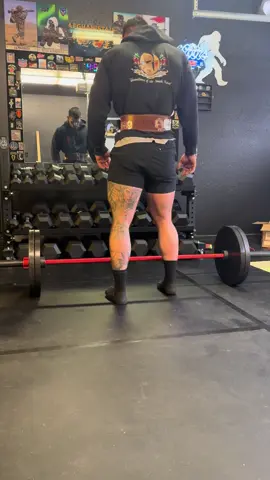 Mornin 🫡 #backworkouts #backday #bodybuilding #bodybuilder #motivation #strength #strengthtraining #fyp #fitnessmotivation 