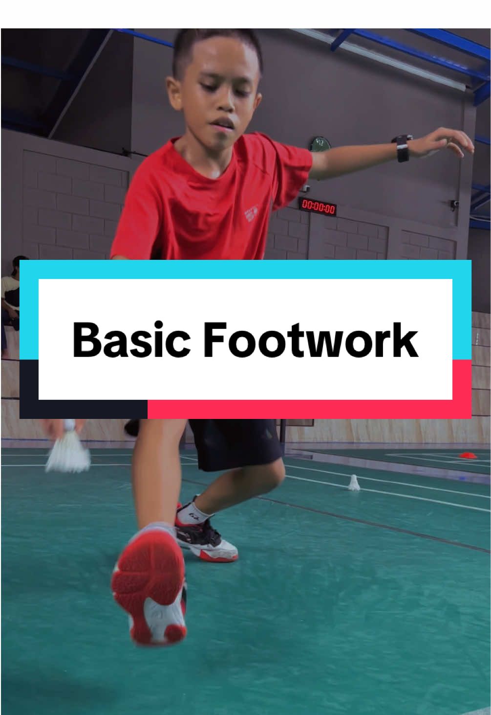 Siap2in sepatu tipis, footwork makin rapih, paha pegel2, body balance semakin baik, dll. Diulangi, di tingkatkan, sangat bermanfaat. Keep going 💪 #taqiarenabadmintonacademy #jayajayajuara #badmintonindonesia #coachabrar #coachbadminton #badminton #bulutangkis 