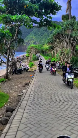 Tiketmu seimbang dgn pemandanganmu 😍#papumabeachjember #jember24jam #papumaaesthetic 