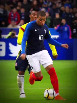 When Mbappe shocked a child with his dribble ☠️🔥 #mbappe 
