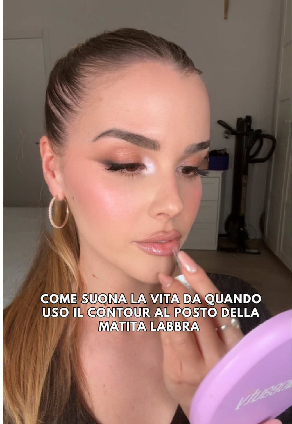 Contour batte matita labbra 10 a 0 🏆 #makeuphack #makeuptips #contour #lipliner #makeuptutorial 