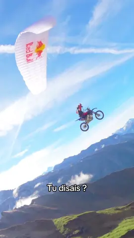 Réponse à @EAGLE_FROM_NYC Un défi possible pour @Tom Pages 😉 #RedBull #moto 