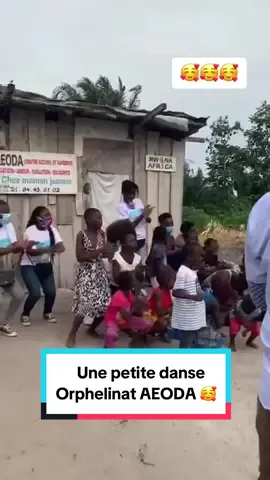 Une petite danse de nos enfants de l’orphelinat AEODA 🥰🥰 #solidarity #partage #amour #association #gabondabord🇬🇦🇬🇦🇬🇦 #orphelin 