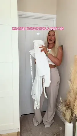 Unbox and try on the Maebe awayday set on with me🤍☁️✨  @Maebe Store #maebe #tryonhaul #OOTD 