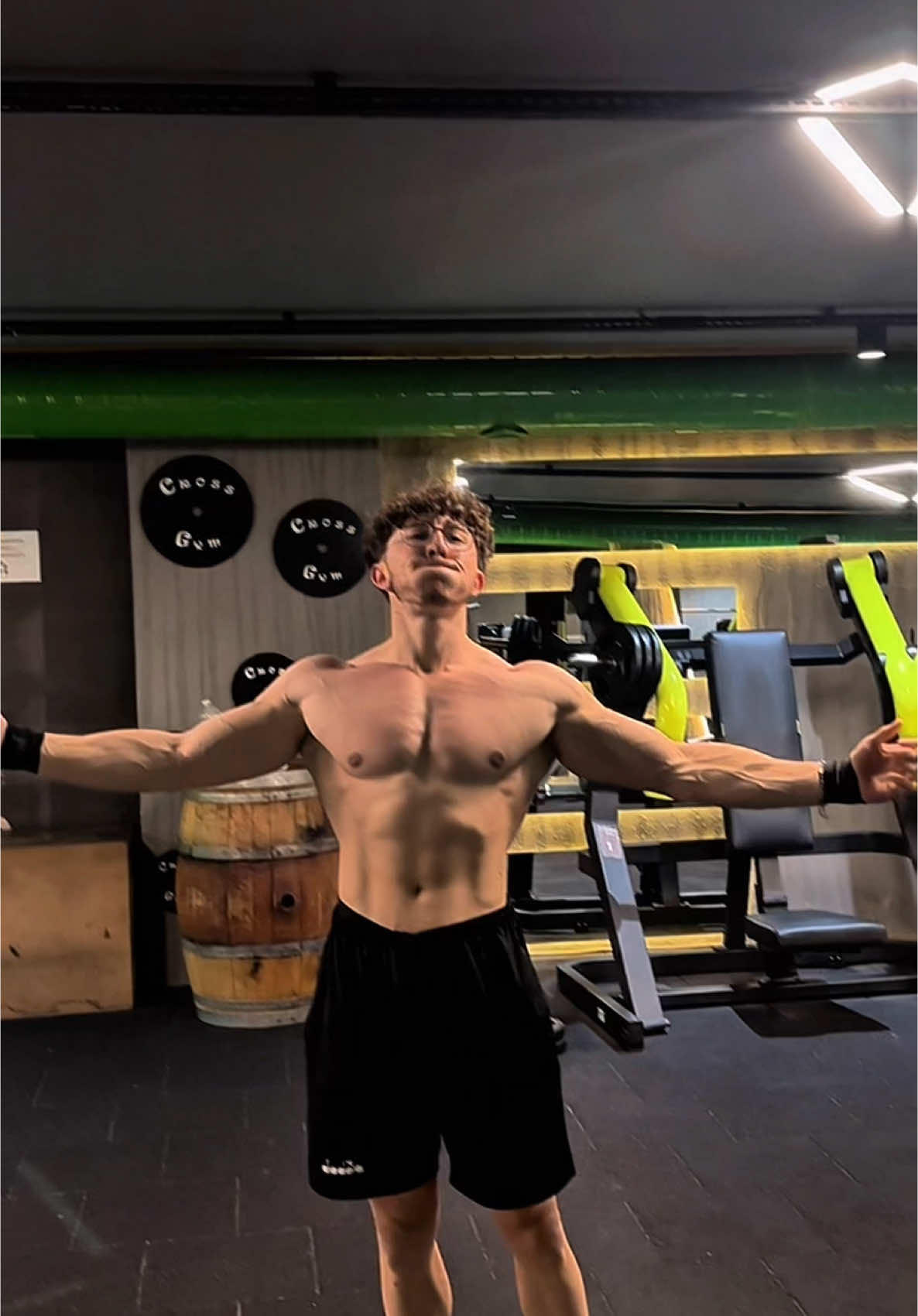“Kime Göndereceğini Biliyorsun” @swissnutritiontr : Orhan10 . . . . . . . . #motivasyon #gym #gymbro #akım #reels #trend #instagod #body #bodybuilding #keşfet 