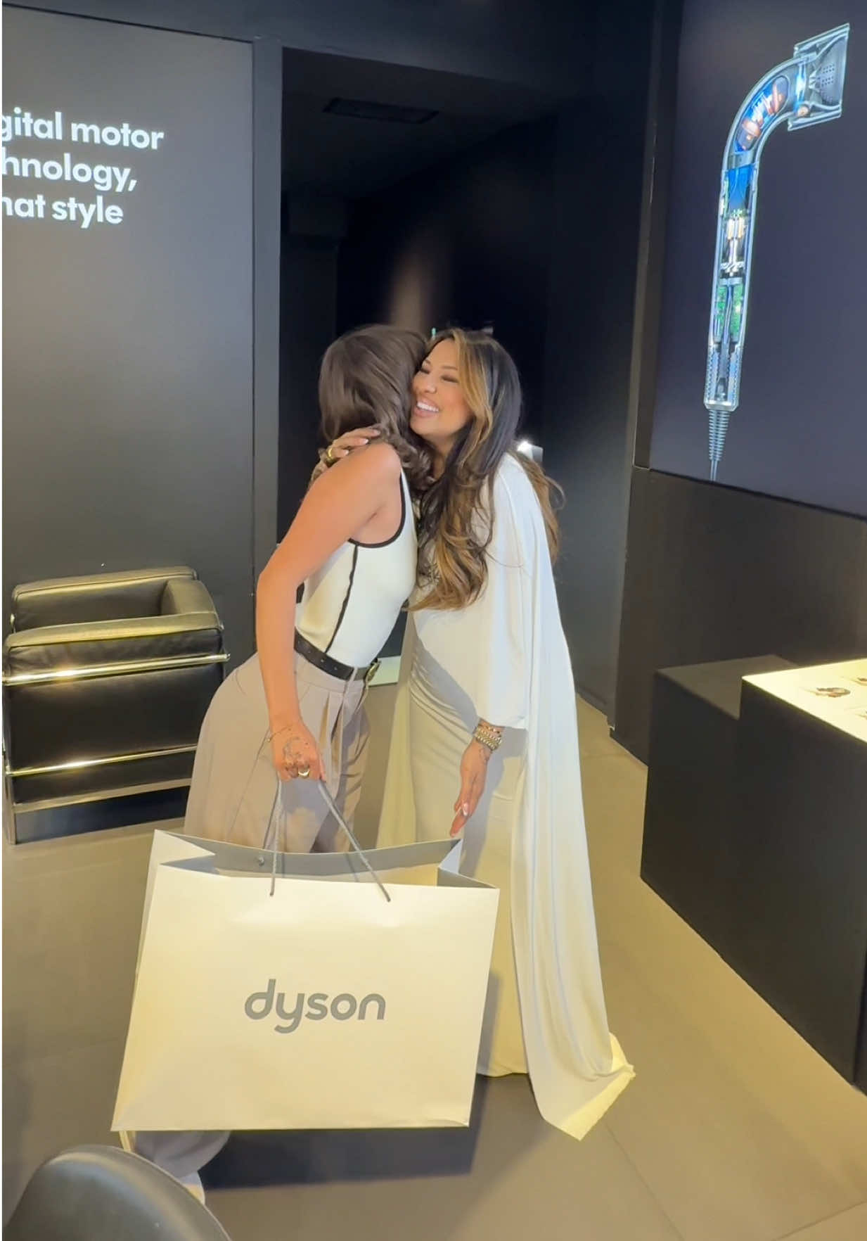 @DysonBeautyLab @Dyson UK X @FAHREEN 