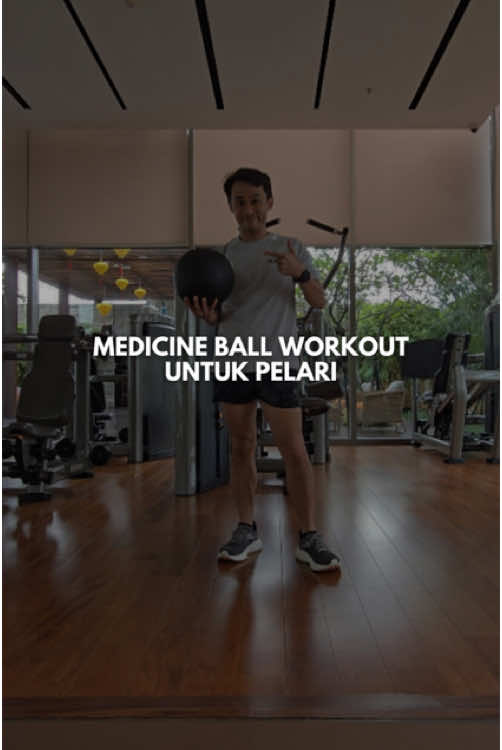 Bosen dengan latihan lari yang itu-itu aja?🤔 Mending cobain latihan Medicine Ball Workout aja!🏃🏻🔥 Save dan share video ini ke teman lari kamu, yaa!🙌🏻 #runningtips #Running #runner #run #runningcommunity #workout #gofit #gofitorgohome 