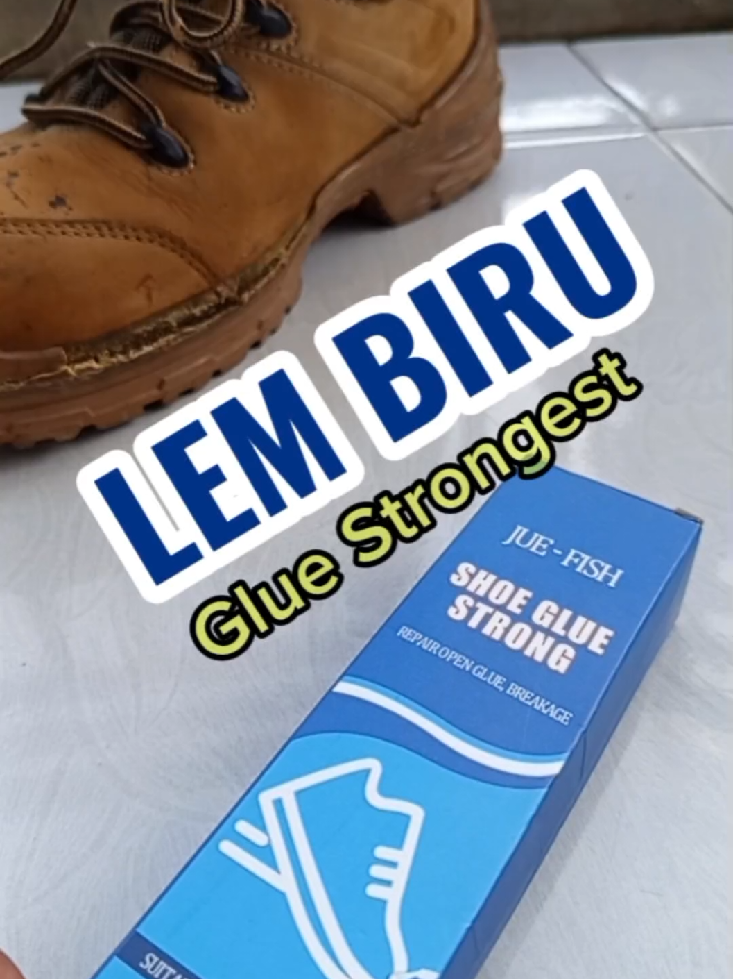 Sepatu Rusak ringan jangan di buang perbaiki dengan Lem biru glue strong #lembiru #lemsuperkuat #lemsuperglue #lemsuper #lemsepatu #lemsepatusuperkuat 