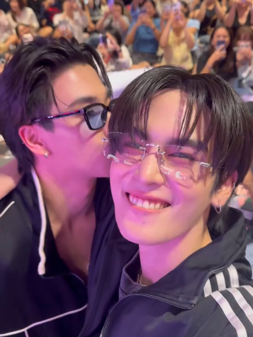 เพิร์ธแซนต้าไม่เอาอะไรแล้วจริงๆ รักกันอยู่2คน🫠🐶🐯 #santapp #santapongsapak #perthsanta #perthtanapon 