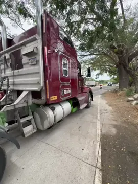 #granelos#trailerossexis🤓🤠🔛 #kenwortht660😎💯✌️#detroitpower🤙🏾#guatemala🇬🇹 