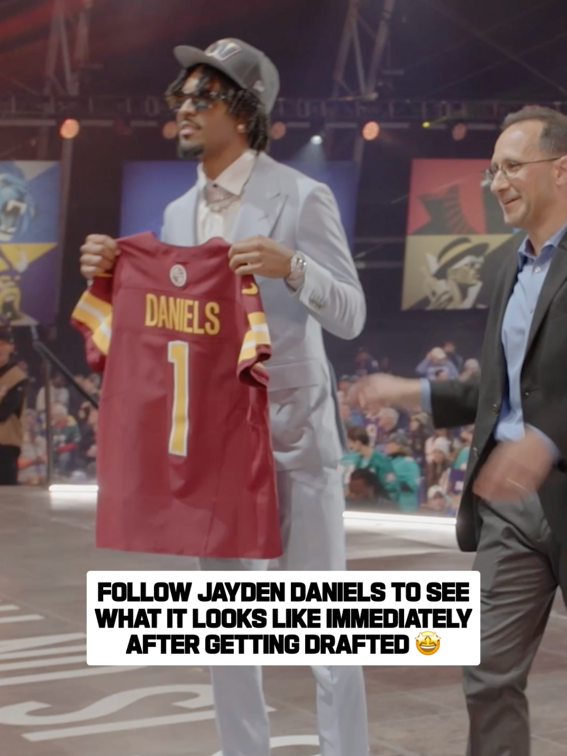 so many different things happening 😯 #nfldraft #nfl