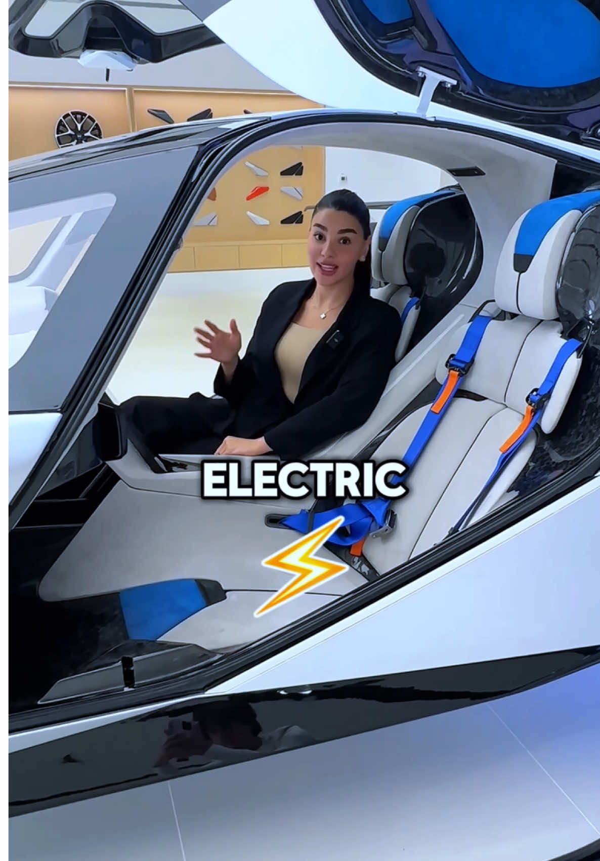 This is insaaane 🤯 #bestanstar #dubai #uae #flyingtaxi #flyingcar #dubailife #dubaifacts 