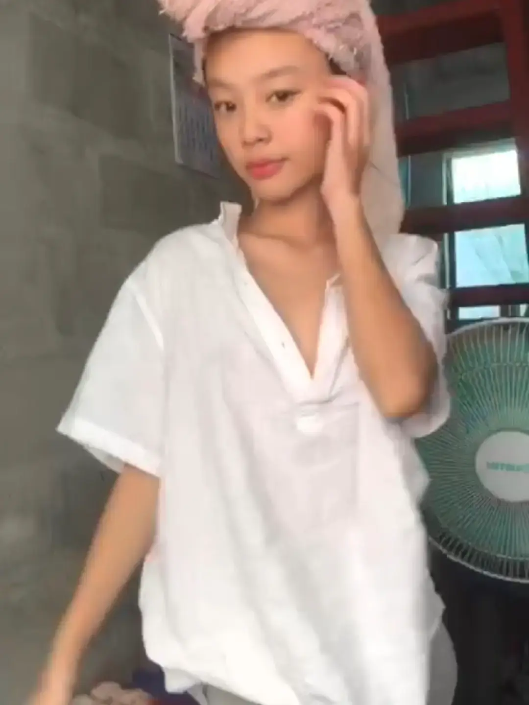 https://tevi.com/@adisyavellya Live bar bar disini yaa man teman jangan ketinggalan ya!!