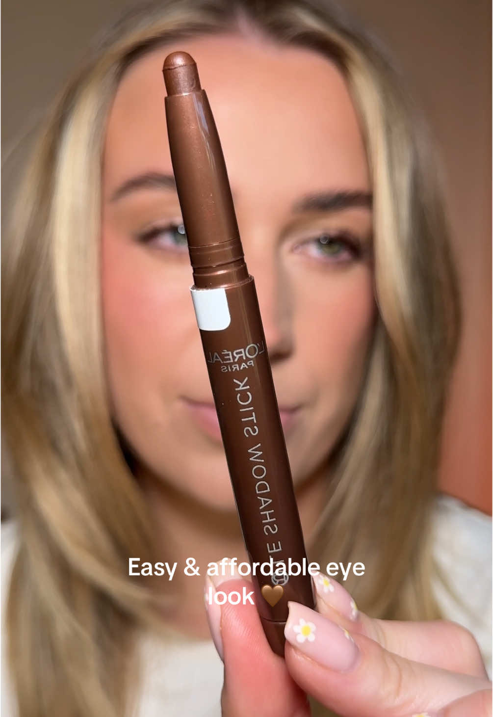 Affordable & Easy Eyeshadow 👇🏻🤎 A quick 5 minute eyeshadow look for everyday! @L'Oréal Paris UK Le Shadow Stick (Brown Abyss & Magnetic Bronze), £9.99 Available at @bootsuk  *Kindly gifted* Save for later✨✨ #eyemakeuptutorial #eyeshadowtutorial #creameyeshadow #eyeshadowstick #affordablemakeup 