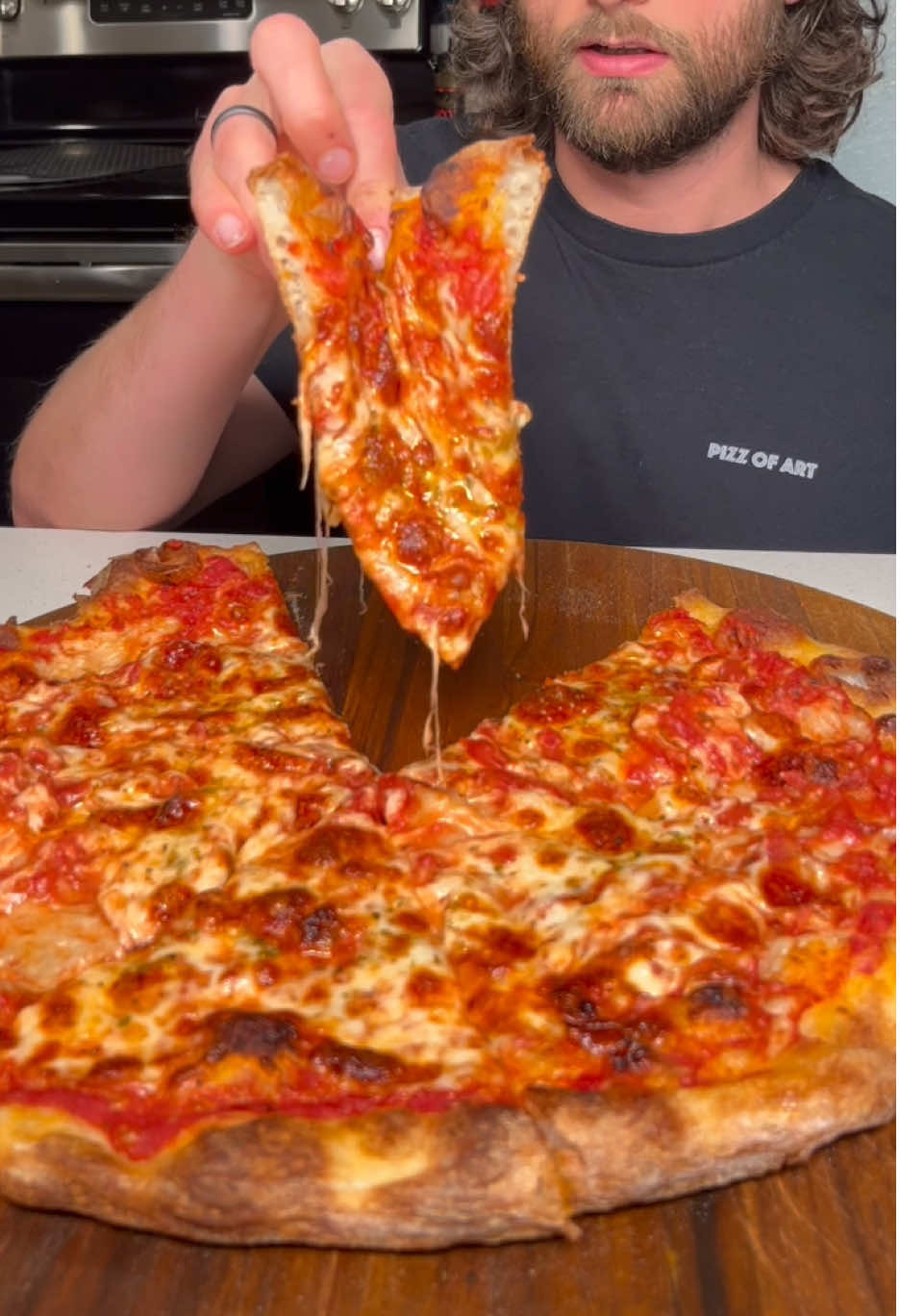 Every day is a pizza party if you believe🥳 Try my easy same day dough recipe, it’s the pinned post on my page! DM me your pizza pics to be featured in my stories🍕📸 Subscribe to my Patreon for step by step tutorials of my home-oven-pizzas📝🧪Link in bio #pizza #food #asmr #mukbang 