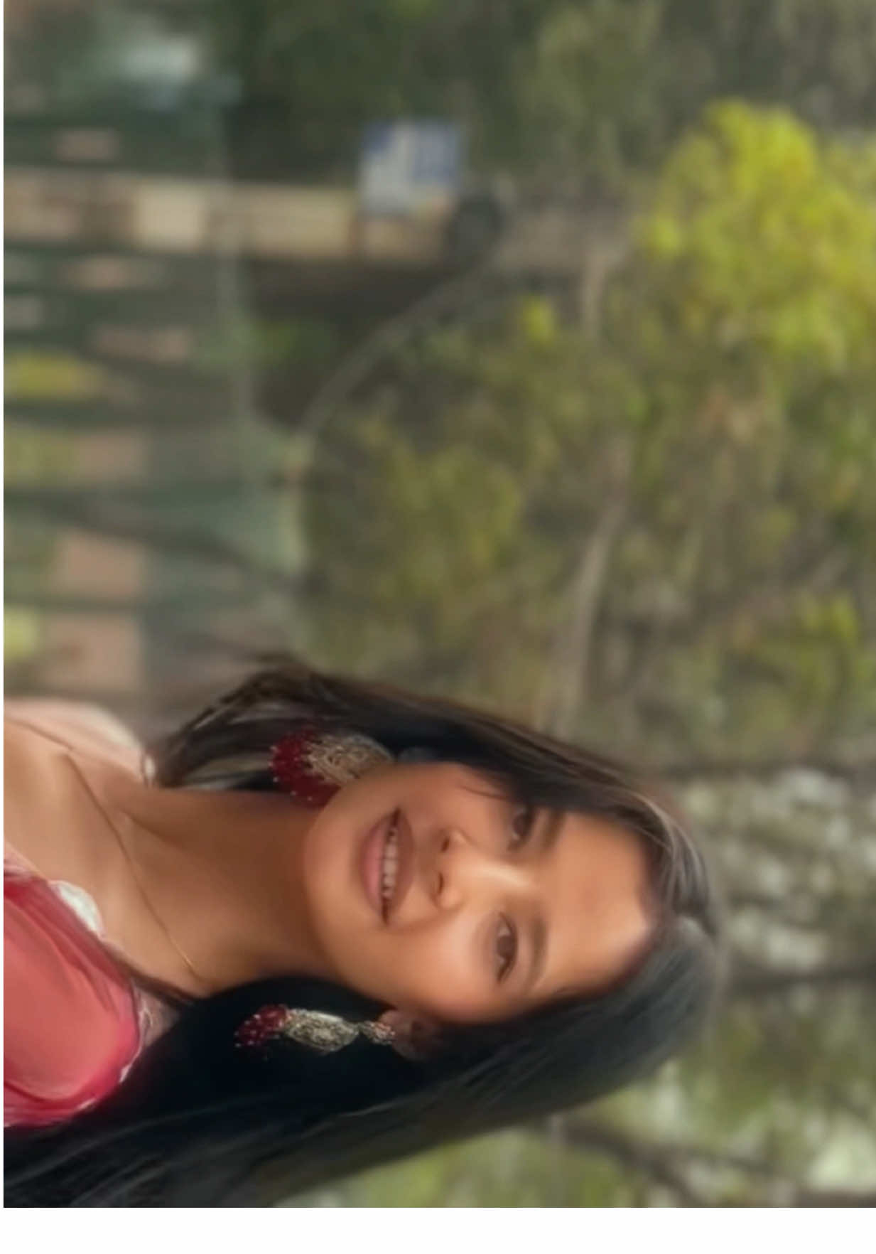 Kyu zaalima mein kehelayi🫶🏻#onthisday #fyppoppppppppppppppppppppppp #foryoupage #foryou #goviral #timelessgrace #abcxyz #GraceInTradition #TraditionalElegance #CulturalVibes #desisong #zaalimaa #desioutfit #transition #slomo #transitions 