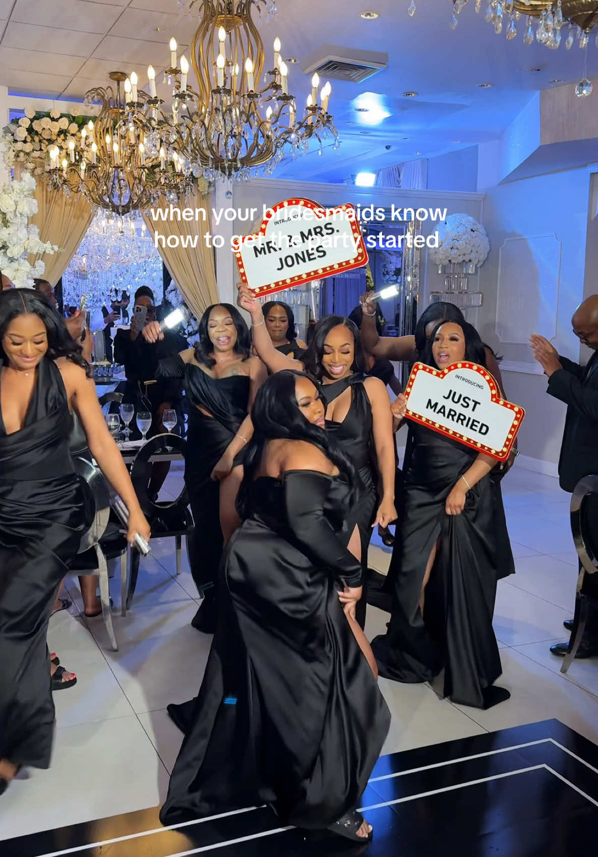 The bridesmaids understood the assignment!  #floridawedding #weddingcontentcreator #2025bride @DMI 