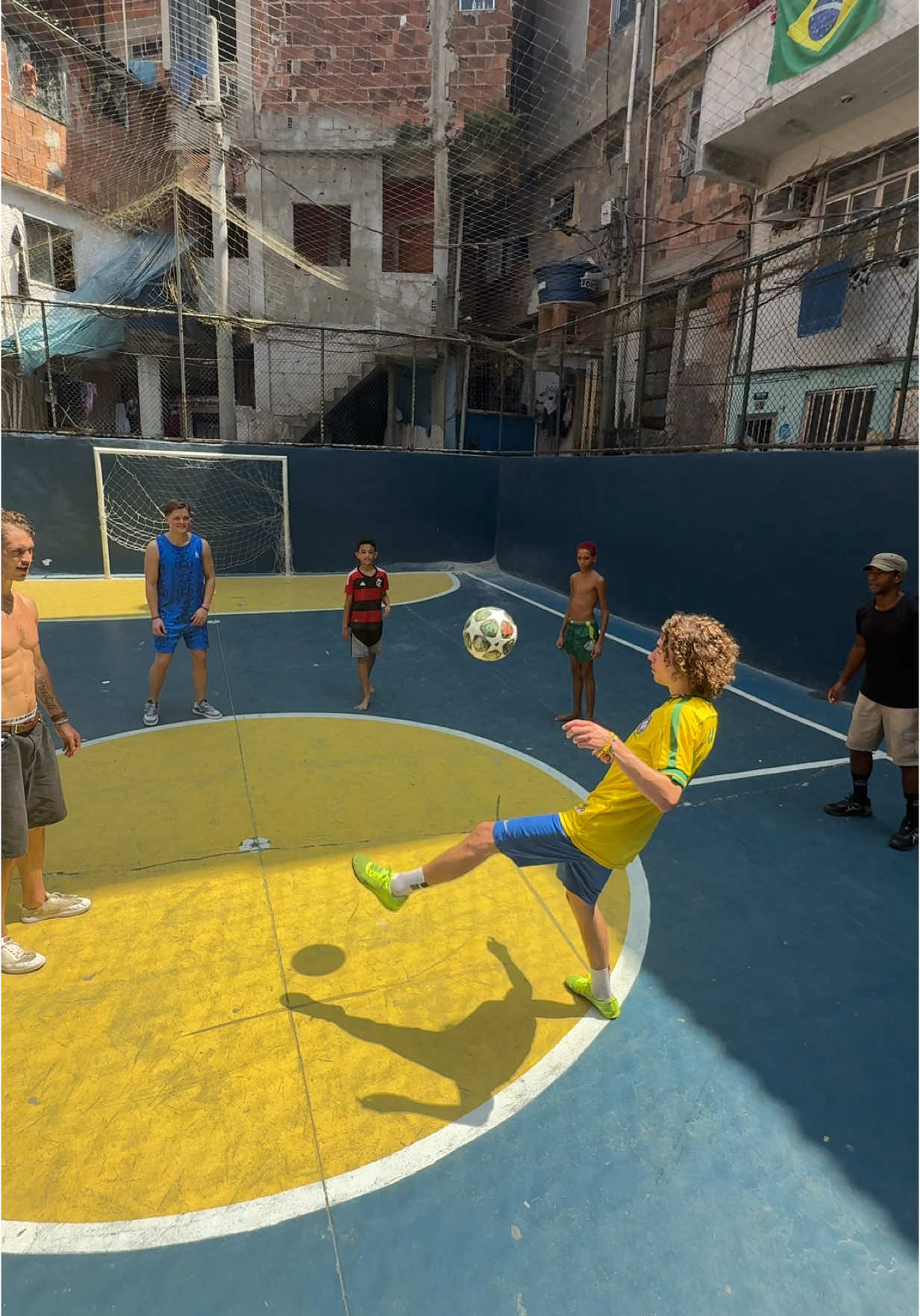 FIFA street! 🇧🇷 #fyp #foryou #favela #brazil #brasil #brazil🇧🇷#riodejaneiro #rio #fifastreet#favela #neymar#neymarjr  