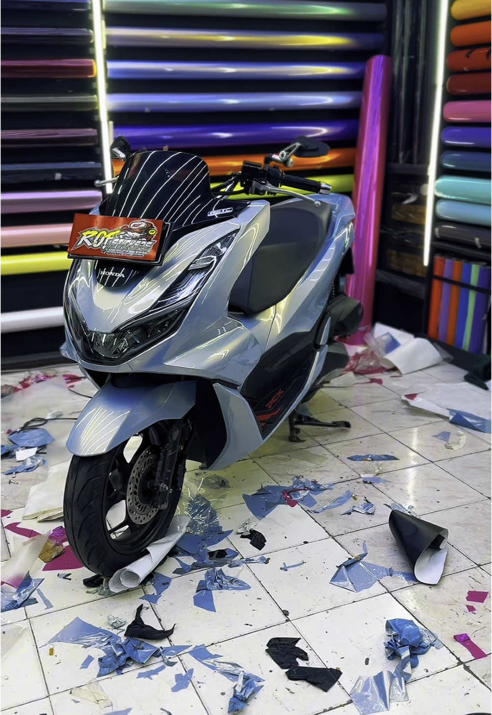 Wrapping sticker blue white gold premium #wrappingstickerbekasi #wrappingsticker #pcxviral #wrappingstickerjabodetabek #wrappingstickerindonesia #pejuangfyp #viraltiktok  #pcxjakarta #jangkauanluas #viralvideo #smuaorang #pcx160ล้อ17แต่งสวย #pelindungcatmotor #fypdong #idulfitri #wrappingstickertermurah #capcut #foryou #fyp #pcxviral #hondapcx #skotletmotor #stickermotor #nmaxmodifikasi #pcx160 #pcxproper #pcx #bluewhitegold #pcx2025 #wrappingstickermotor #bluewhitegold ##wrappingstickermotor #cuttingsticker #bekasi #jakarta #bismillahfyp